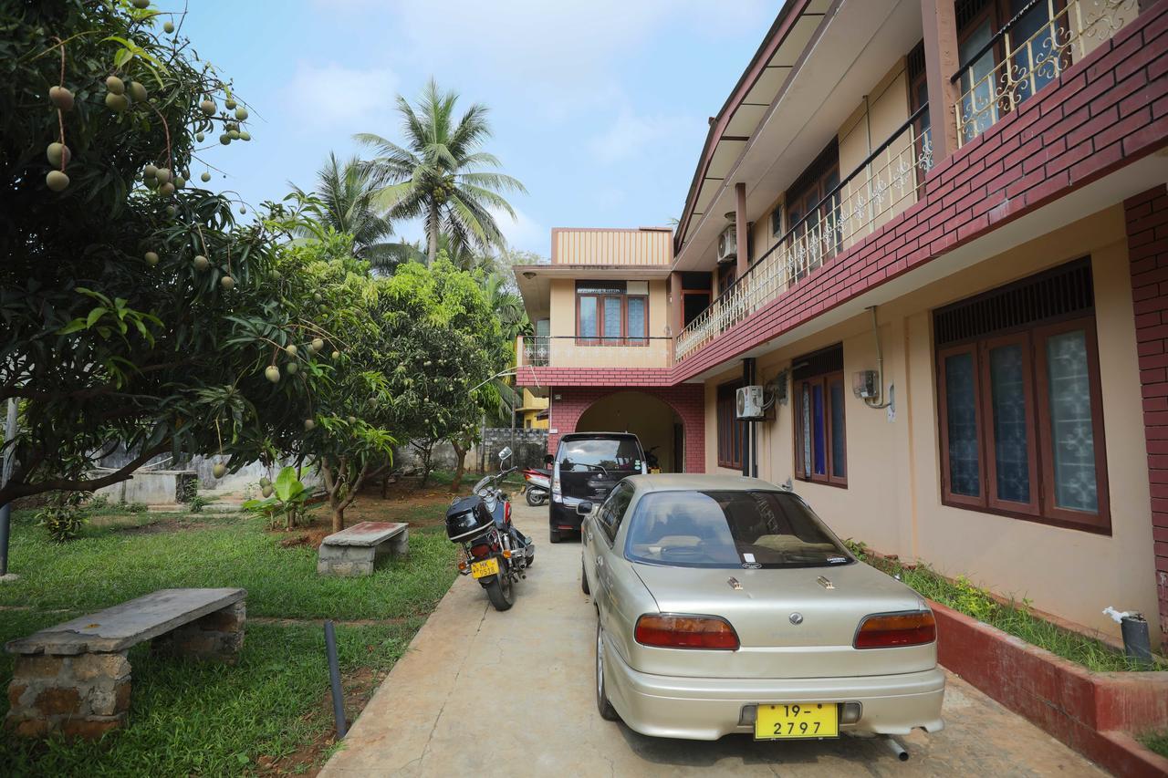 Tony'S Garden House Back Packers Inn 贾夫纳 外观 照片