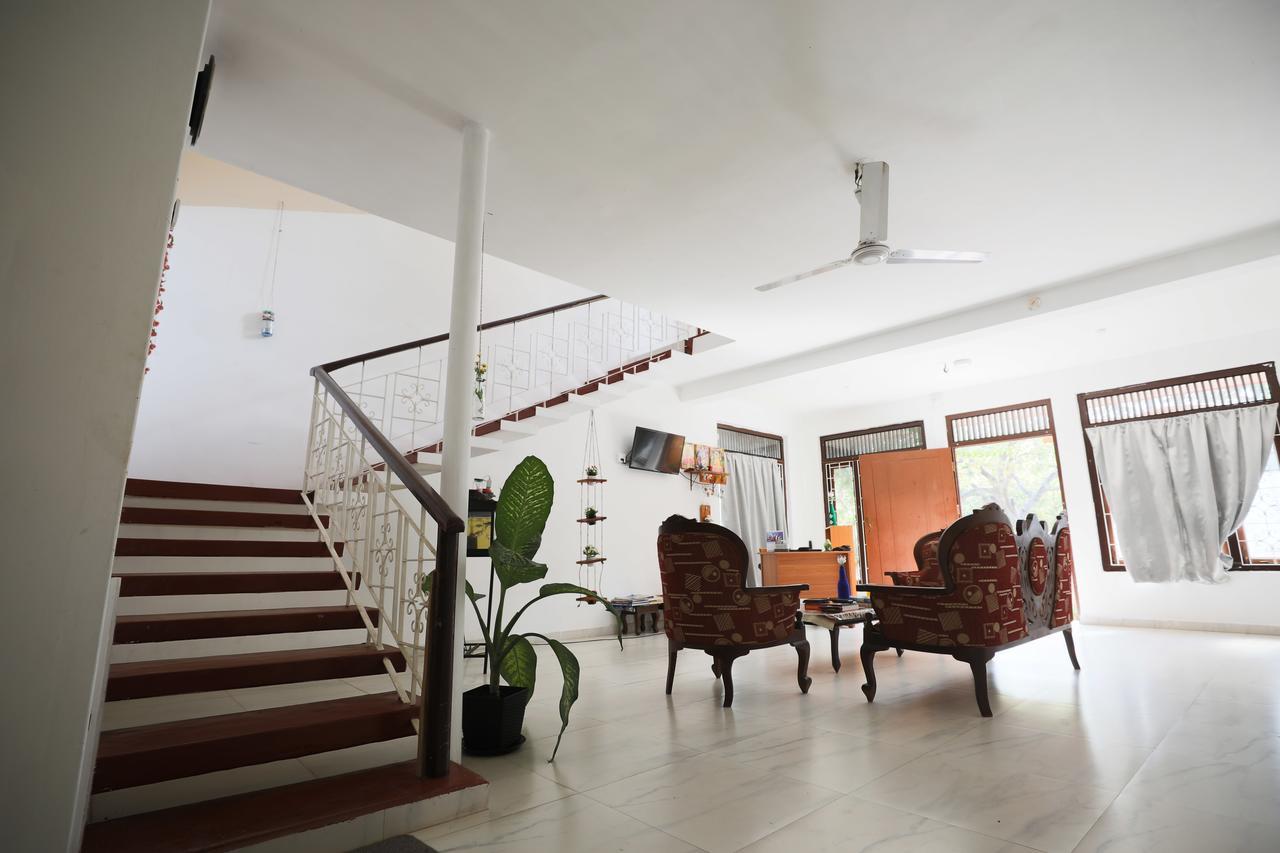Tony'S Garden House Back Packers Inn 贾夫纳 外观 照片